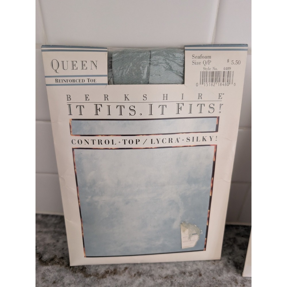 Berkshire It Fits It Fits Queen Petite Seafoam Control Top Shimmers Hosiery‎